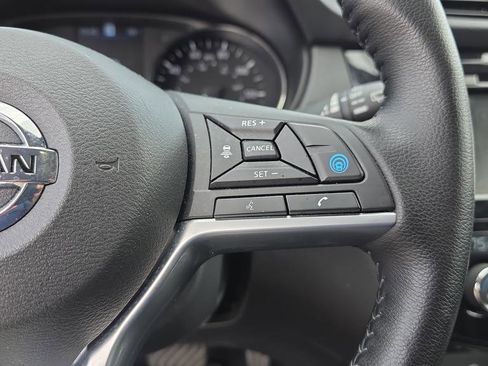 Used 2022 Nissan Rogue Sport SL w/ Premium Package image 16
