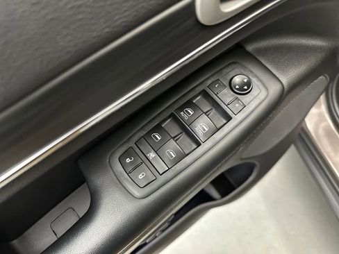 Used 2021 Jeep Grand Cherokee Limited AWD/4WD image 18