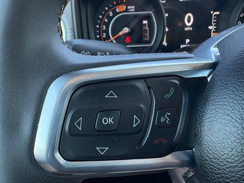 Used 2025 Jeep Wrangler Unlimited Sahara AWD/4WD image 19