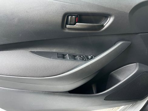 Used 2025 Toyota Corolla LE image 20