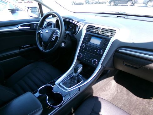 Used 2014 Ford Fusion SE FWD image 23