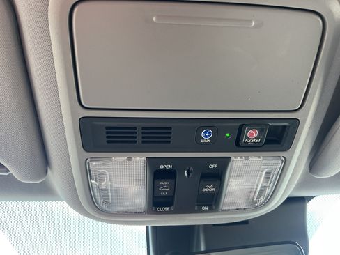 Used 2019 Honda Pilot Touring image 34
