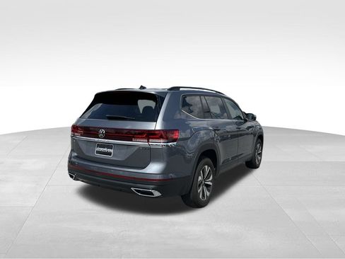 Used 2024 Volkswagen Atlas SE image 32