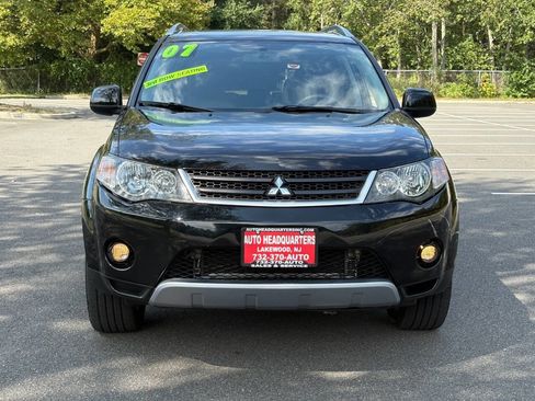 Used 2007 Mitsubishi Outlander XLS image 2