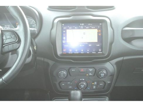 Used 2022 Jeep Renegade Altitude w/ Convenience Group image 17