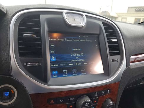 Used 2012 Chrysler 300 Limited image 18