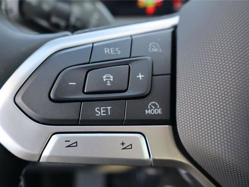 New 2026 Volkswagen Tiguan SE image 16