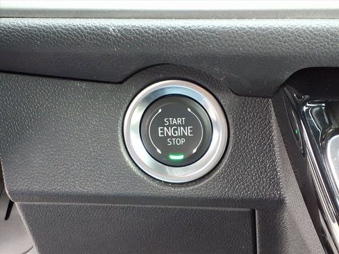 Used 2024 Chevrolet Traverse LT w/ LPO, Floor Liner Package image 12