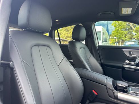 Certified 2021 Mercedes-Benz GLA 250 4MATIC w/ Premium Package image 18