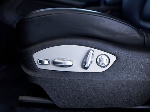 Used 2024 Porsche Macan image 23