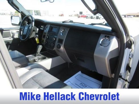 Used 2017 Ford Expedition XLT w/ Equipment Group 201A image 10