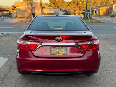 Used 2015 Toyota Camry LE FWD image 40