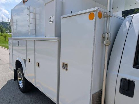 Used 2011 Ford F550 2WD Regular Cab Super Duty w/ Payload Upgrade Pkg image 25