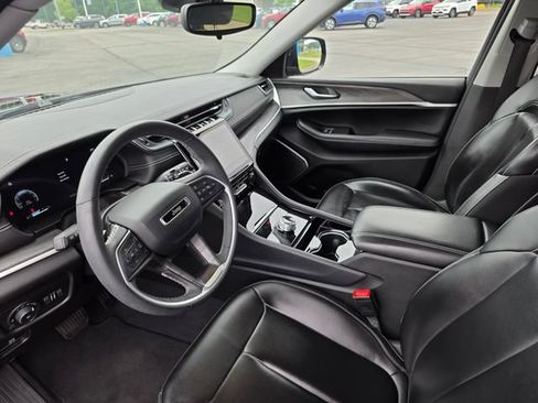 Used 2023 Jeep Grand Cherokee L Limited w/ Black Appearance Package RWD image 21