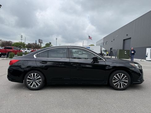 Used 2018 Subaru Legacy 2.5i Premium AWD/4WD image 2