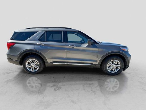 Certified 2023 Ford Explorer XLT w/ Equipment Group 202A AWD/4WD image 7
