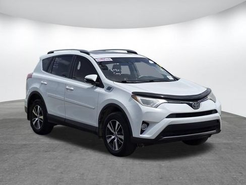 Used 2018 Toyota RAV4 XLE w/ Plus Extra Value Package FWD image 8