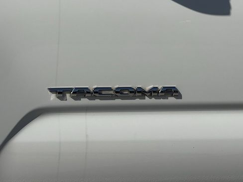 Used 2021 Toyota Tacoma TRD Sport image 37