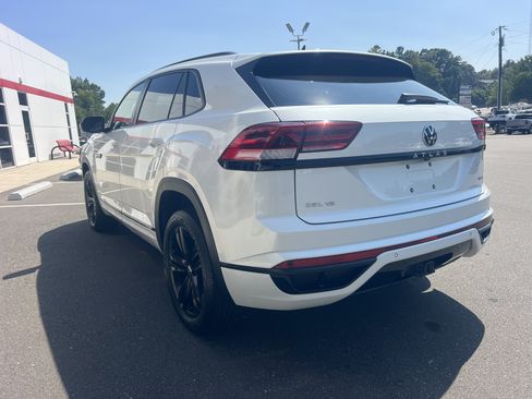 Used 2023 Volkswagen Atlas Cross Sport SEL R-Line AWD/4WD image 6