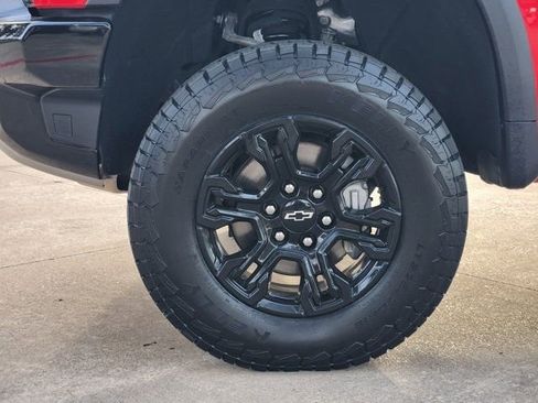 Used 2025 Chevrolet Silverado 1500 ZR2 w/ Technology Package image 17