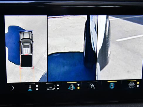 Used 2022 GMC Sierra 1500 AT4 w/ AT4 Premium Package image 26