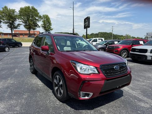 Used 2017 Subaru Forester 2.5i Premium AWD/4WD image 8