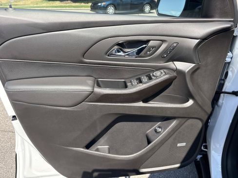 Used 2023 Chevrolet Traverse Premier w/ Redline Edition FWD image 12