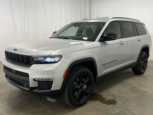 New 2025 Jeep Grand Cherokee L Limited w/ Luxury Tech Group II AWD/4WD image 5