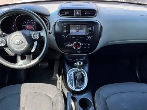 Used 2017 Kia Soul + FWD image 16