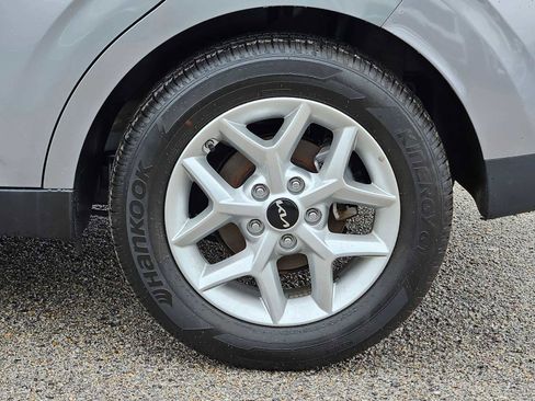 Used 2025 Kia Soul LX image 14