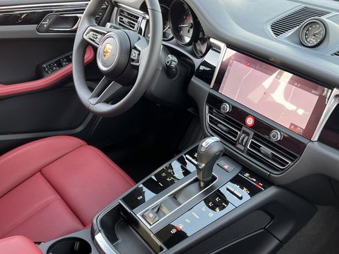 New 2026 Porsche Macan image 14