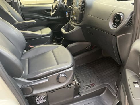 Used 2023 Mercedes-Benz Metris image 43