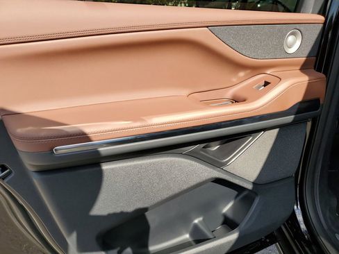 New 2025 Lincoln Navigator L Reserve image 9