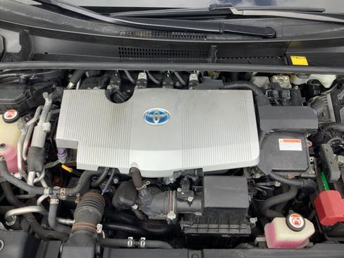 Used 2017 Toyota Prius Prime Advanced FWD image 9