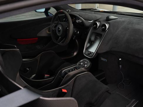 Used 2020 McLaren 620R RWD image 13