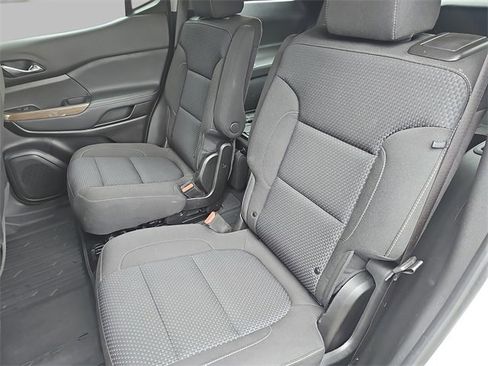 Certified 2022 GMC Acadia SLE w/ Driver Convenience Package image 16