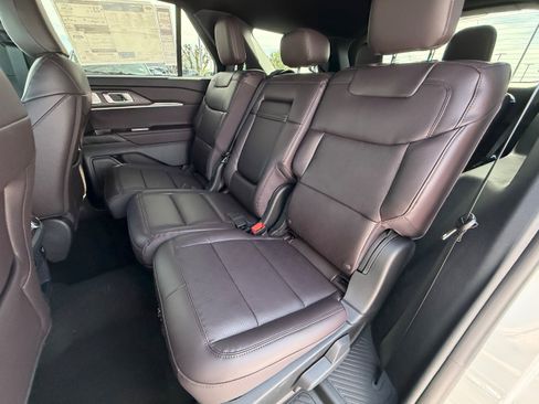New 2026 Ford Explorer Platinum AWD/4WD image 15