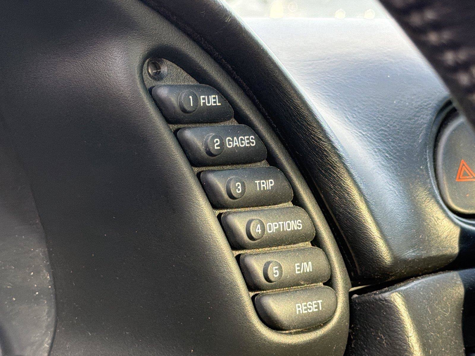 Used 2001 Chevrolet Corvette Coupe w/ Preferred Equipment Group2 RWD image 32