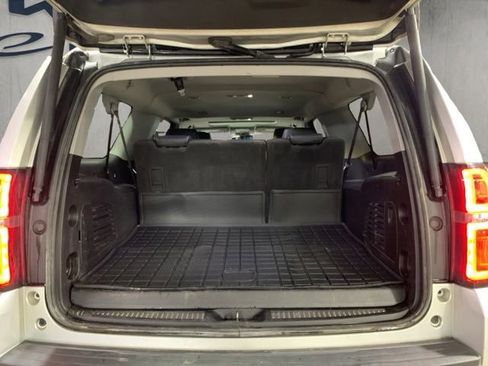 Used 2020 Chevrolet Suburban LT AWD/4WD image 19