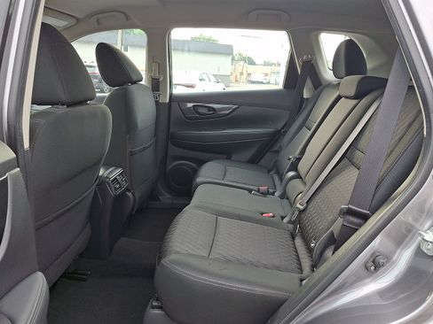 Used 2019 Nissan Rogue S AWD/4WD image 10