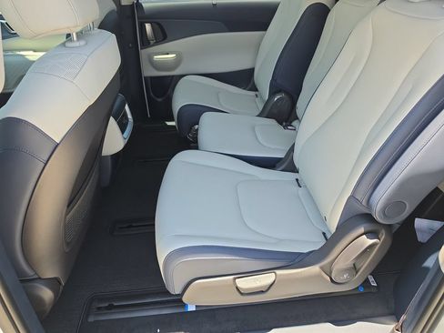 New 2026 Kia Carnival EX FWD image 17