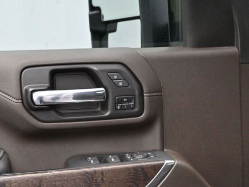 Used 2022 GMC Sierra 2500 Denali w/ Denali Ultimate Package image 11