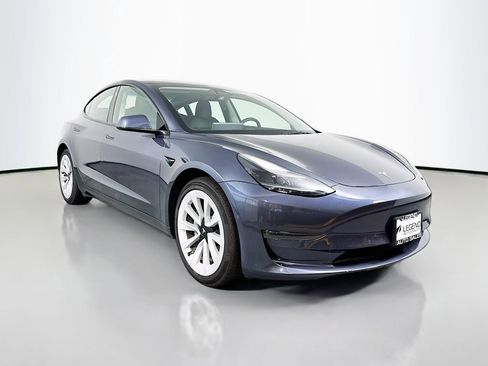 Used 2022 Tesla Model 3 Long Range AWD/4WD image 3