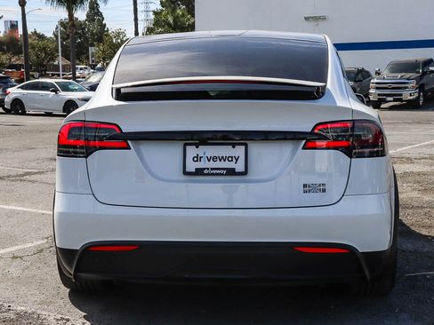 Used 2023 Tesla Model X Plaid image 7