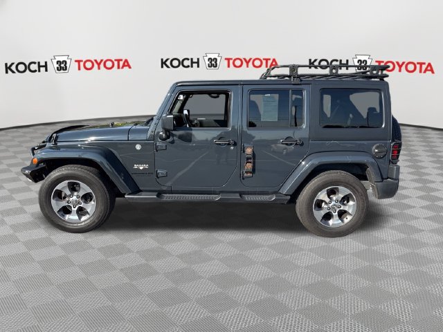 Used 2016 Jeep Wrangler Unlimited Sahara w/ Connectivity Group AWD/4WD image 4