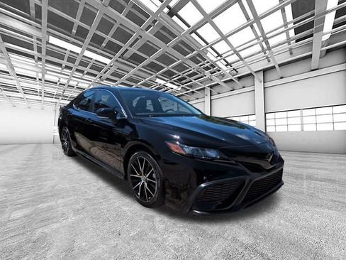 Used 2024 Toyota Camry SE FWD image 1