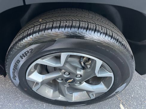 Used 2025 Chevrolet Trax LT image 28