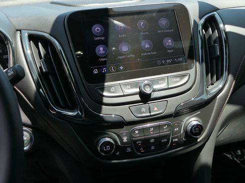Used 2023 Chevrolet Equinox RS w/ RS Leather Package FWD image 18
