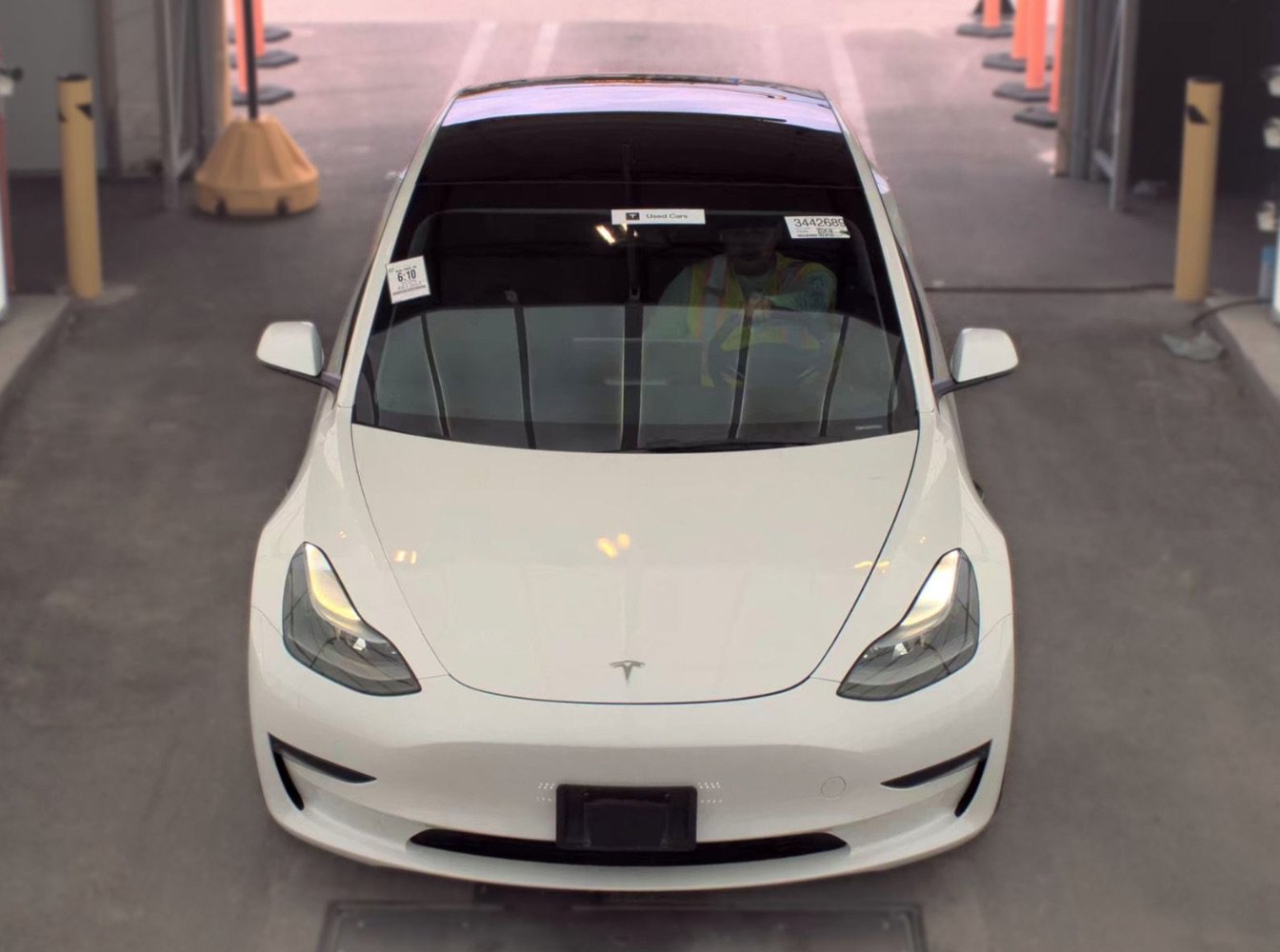 Used 2023 Tesla Model 3 Standard Range RWD image 2
