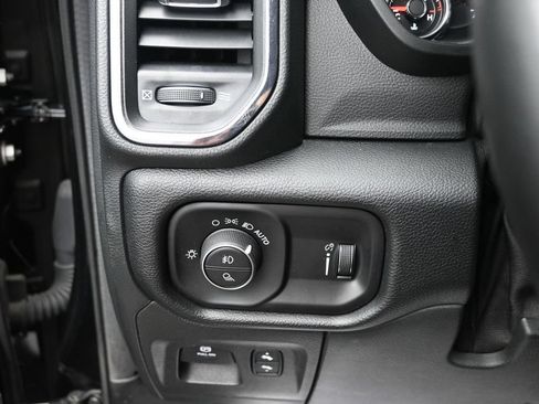 Used 2020 RAM 1500 Big Horn w/ Built-to-serve Edition AWD/4WD image 29